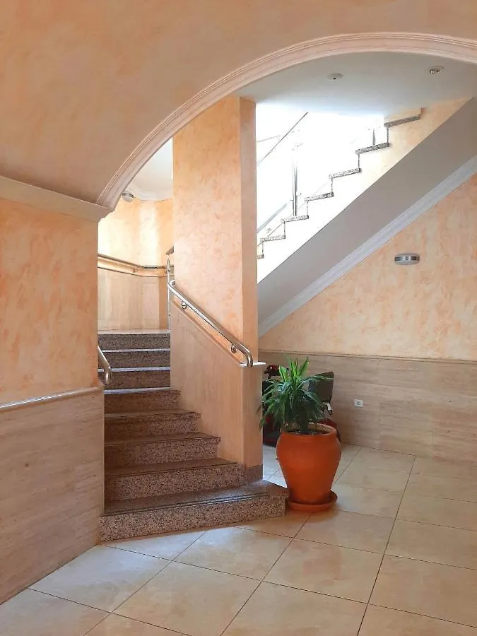 Perfectly Located Apartment With Pool Playa de las Americas  Playa de las Americas (Tenerife)